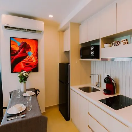 Bright Corner Apartment, Location * Pattaya