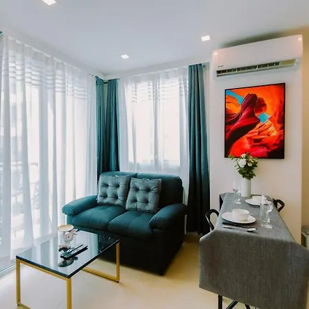 Apartment Bright Corner Apartment, Location *