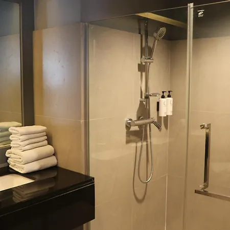 Journeyhub Hotel 4*