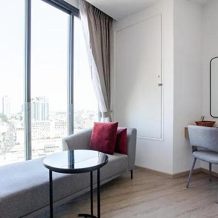 Edge 19th Floor Apartment