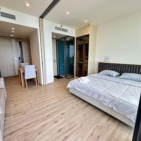 Arom Wongamat Luxury Boutique Beachfront In North Pattaya, 702 * Pattaya
