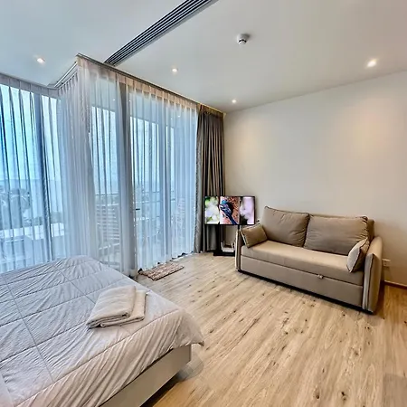 Arom Wongamat Luxury Boutique Beachfront In North Pattaya, 702 Apartment