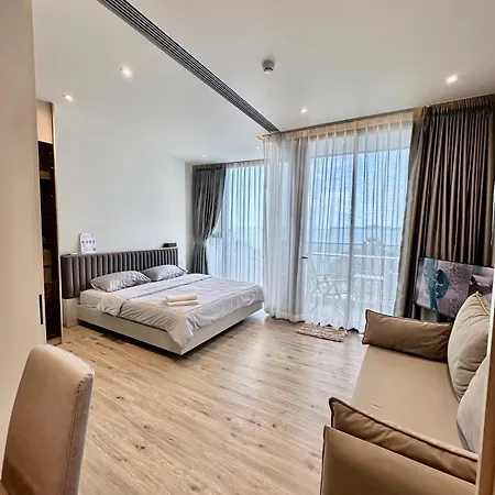 Arom Wongamat Luxury Boutique Beachfront In North Pattaya, 702 Apartment Pattaya