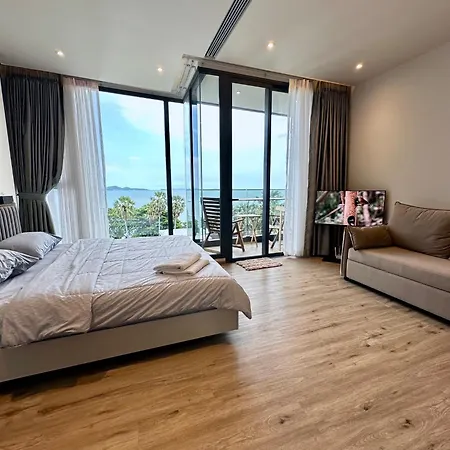 Arom Wongamat Luxury Boutique Beachfront In North Pattaya, 702 * Pattaya