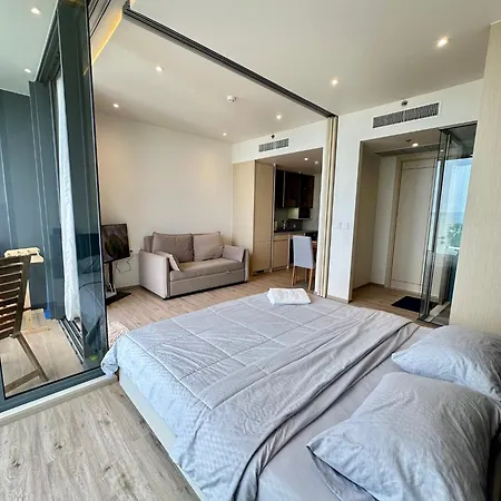 Apartment Arom Wongamat Luxury Boutique Beachfront In North Pattaya, 702