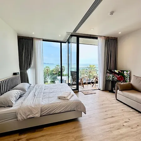 Arom Wongamat Luxury Boutique Beachfront In North Pattaya, 702 Apartment Pattaya