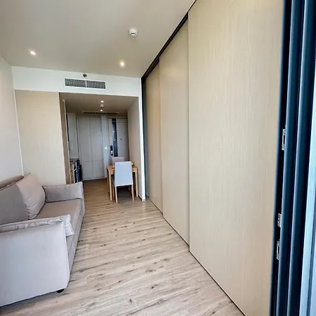 Arom Wongamat Luxury Boutique Beachfront In North Pattaya, 702 Apartment