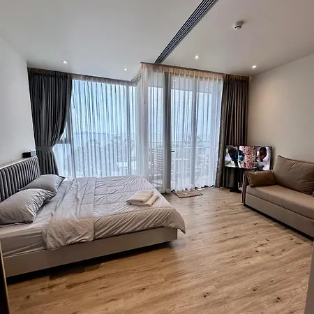 Apartment Arom Wongamat Luxury Boutique Beachfront In North Pattaya, 702