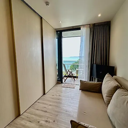 Arom Wongamat Luxury Boutique Beachfront In North Pattaya, 702 *