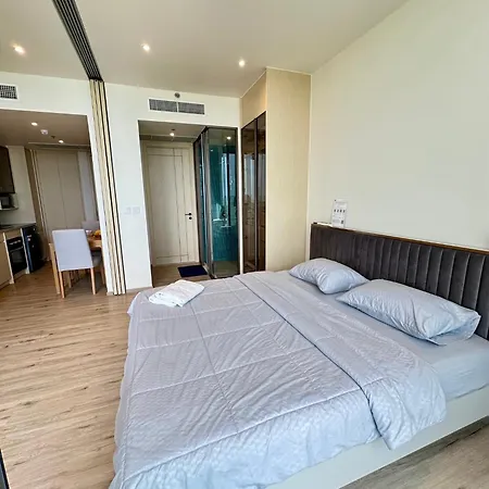 Apartment Arom Wongamat Luxury Boutique Beachfront In North Pattaya, 702