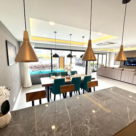 Zensiri Stylish Brand New Pool Villa Pattaya