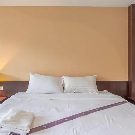 Hotel Daheng Walking Street Branch 4*