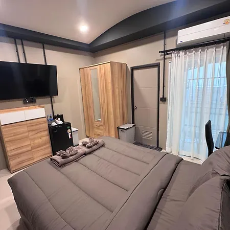 Cloud9 Reloaded Hotel