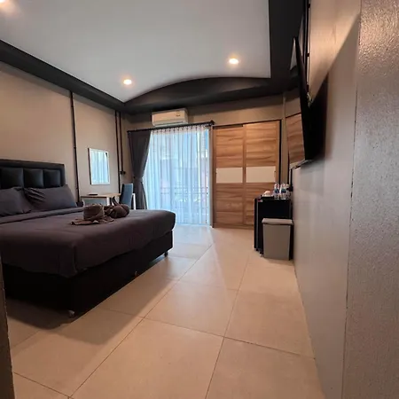 Cloud9 Reloaded Hotel *