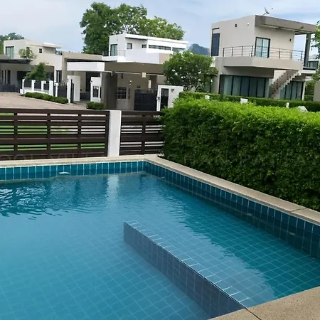 Pool Chi Chan Villa