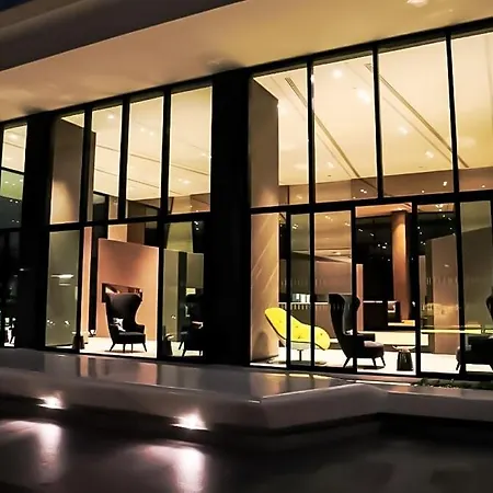 Prismplaymate Apartment