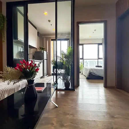Prismplaymate Apartment