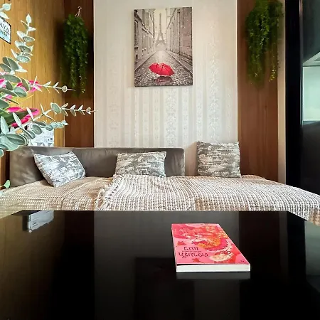 Apartment Prismplaymate
