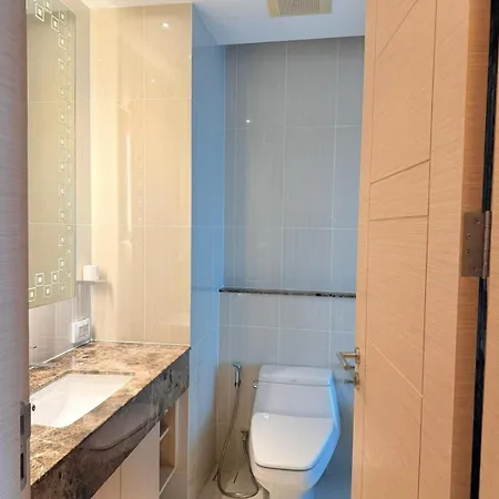Thepalm Wongamat Apartment *
