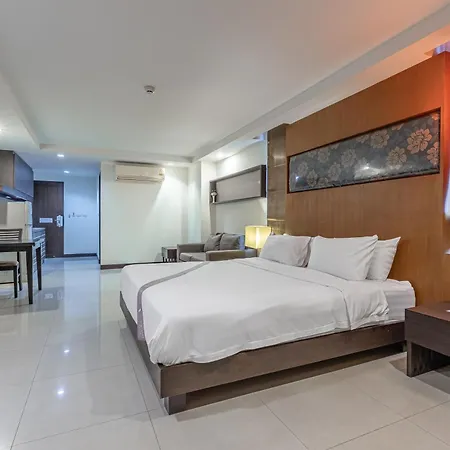 Daheng Walking Street Branch Hotel 4*