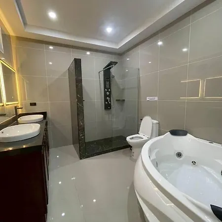Binsbarry 4 Bedroom 5 Bath Pool Near Walking Street And Jomtien * Pattaya