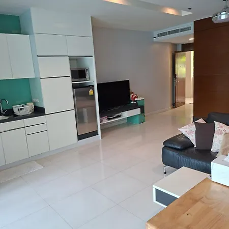Beachfront With 50m Pool Jacuzzi Access-pattaya Pattaya