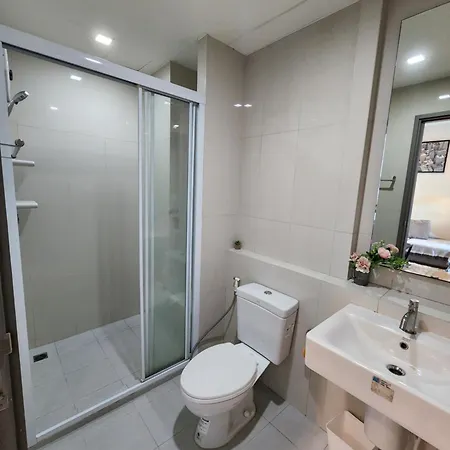 Apartment The Base In Pattaya