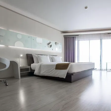 Discovery Hotel 4*