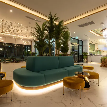 Hotel Discovery 4*