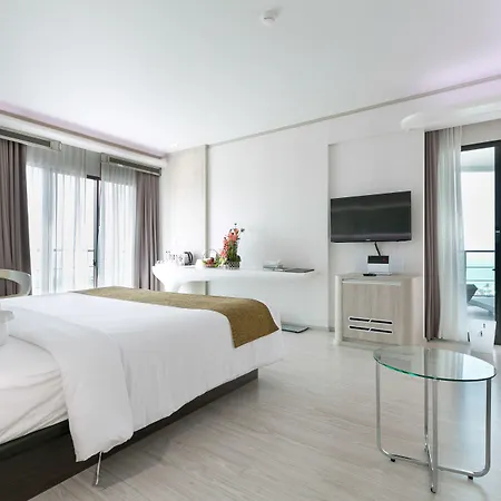 Discovery Hotel 4*
