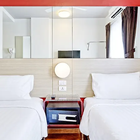 Easy Planet Hotel