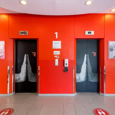 Easy Planet Hotel 3*