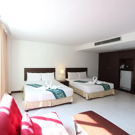 Crown Hotel 3*