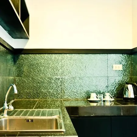 Hotel Reddoorz I-talay