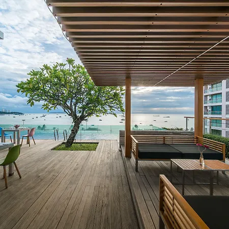 Seven Zea Chic Hotel
