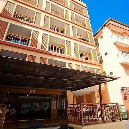 Iris Hotel 3*
