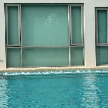 Beachfront With 50m Pool Jacuzzi Access-pattaya Pattaya