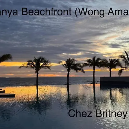 Beachfront With 50m Pool Jacuzzi Access-pattaya Apartment *