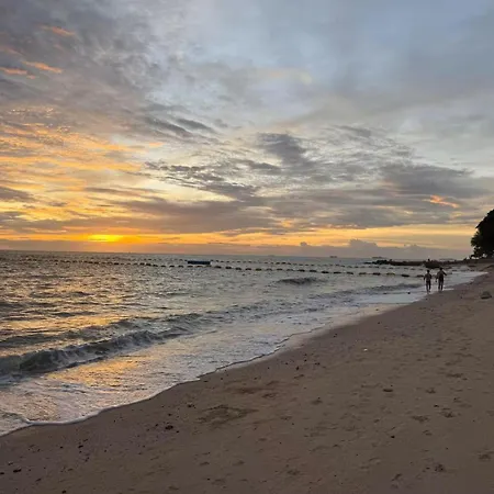 Beachfront With 50m Pool Jacuzzi Access-pattaya Pattaya
