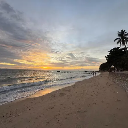 Beachfront With 50m Pool Jacuzzi Access-pattaya Pattaya