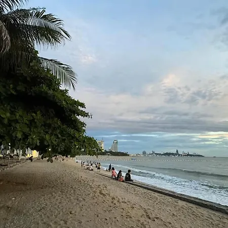 Beachfront With 50m Pool Jacuzzi Access-pattaya Pattaya