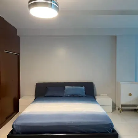 Apartment Beachfront With 50m Pool Jacuzzi Access-pattaya