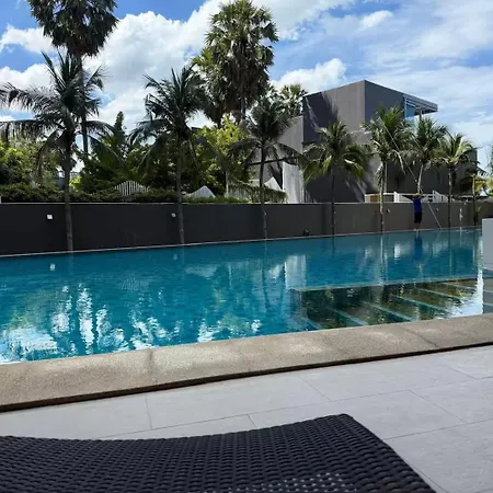 Beachfront With 50m Pool Jacuzzi Access-pattaya