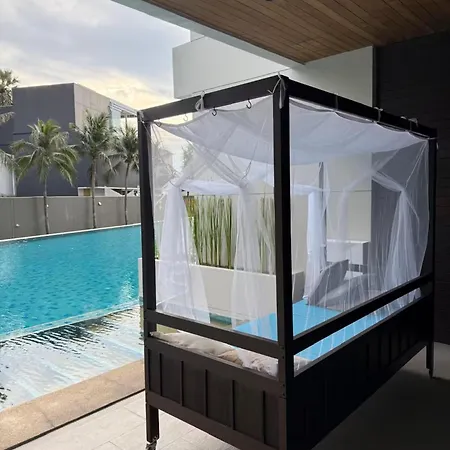 Beachfront With 50m Pool Jacuzzi Access-pattaya