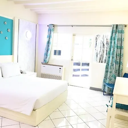 Hotel At Nine