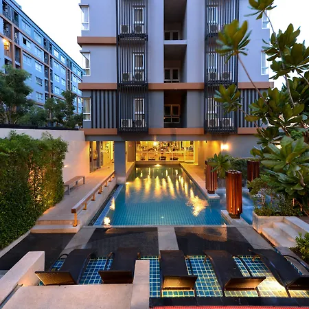 Hotel The Grass Serviced Pattaya