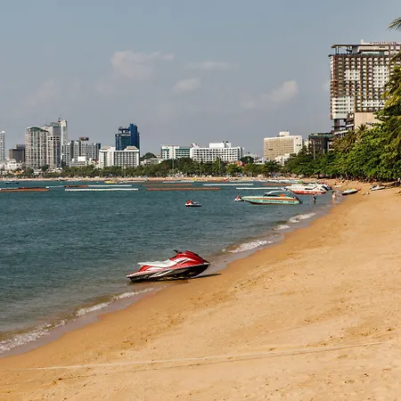 โรงแรมเดอะ คลาสรูม 3* Pattaya