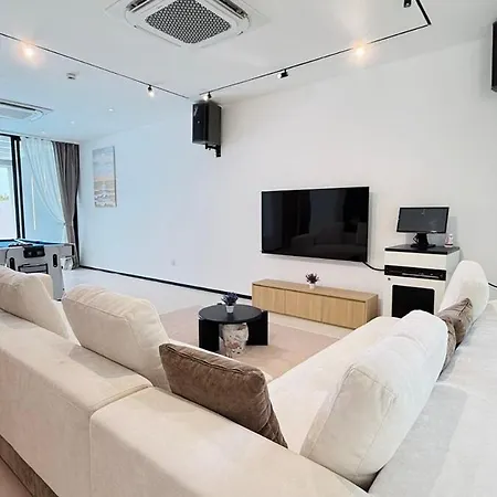 Villa Aura J23a - 8 *