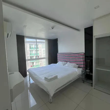 Apartment Center Est