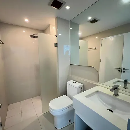 Apartment Center Est